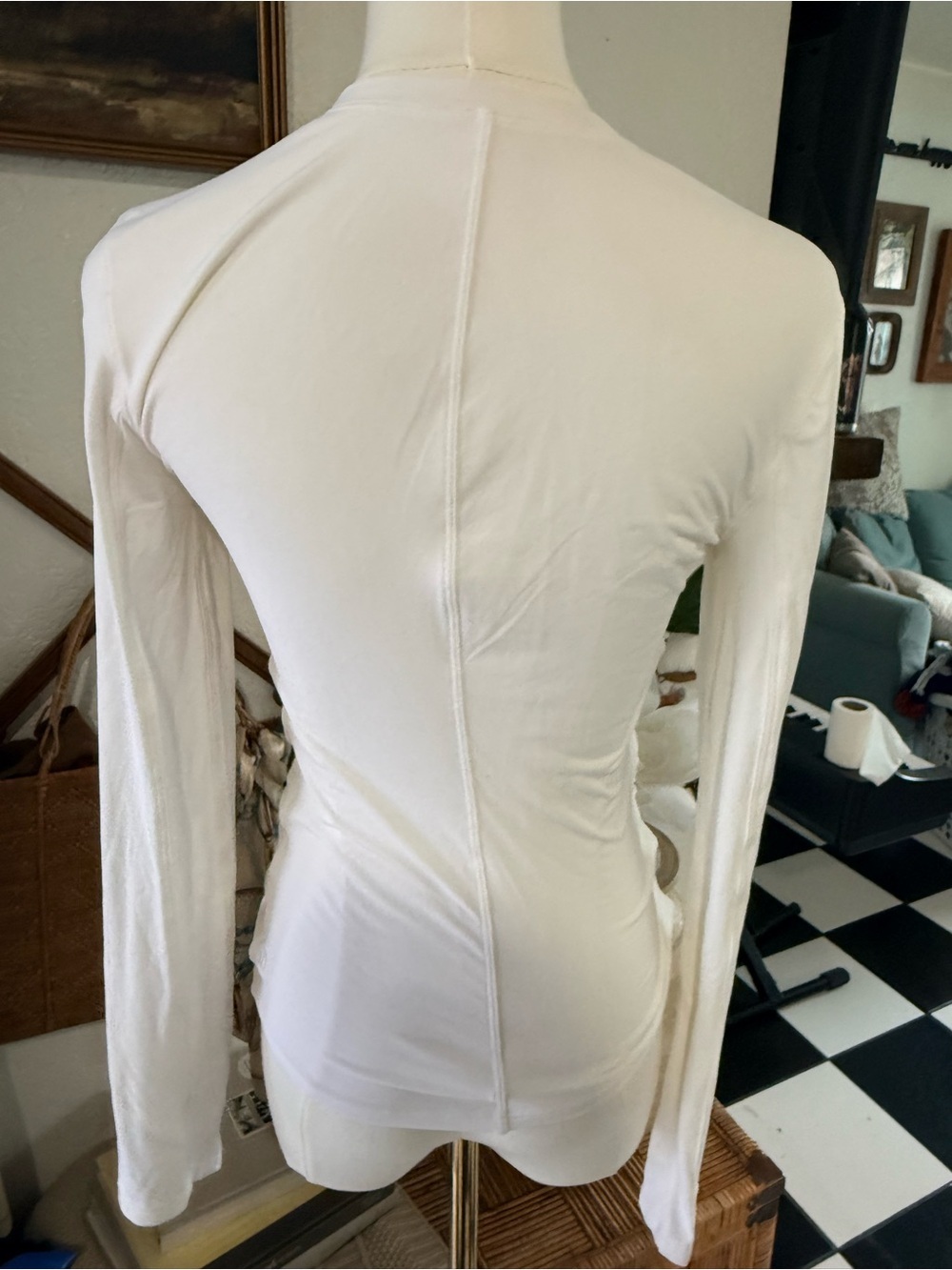 lululemon athletica White Long Sleeve Ruched Crew Neck Top - Picture 3 of 4